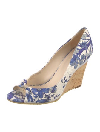 Gucci GG Logo Canvas Pumps