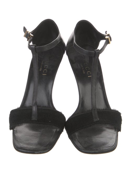 Gucci Leather T-Strap Sandals