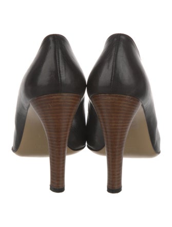 Gucci Leather Pumps