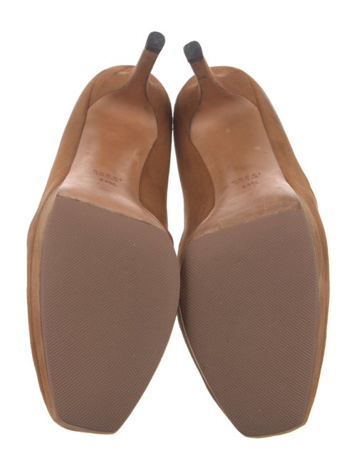 Gucci Suede Pumps