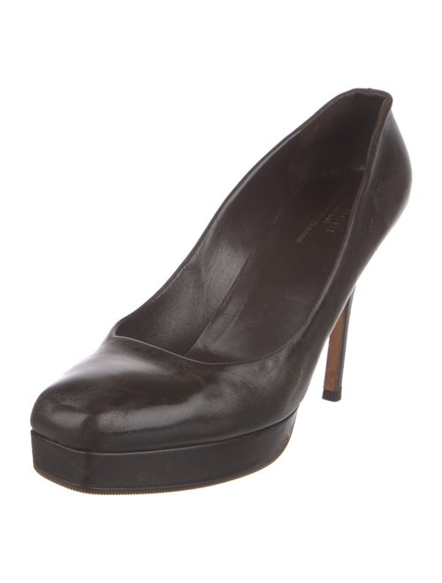Gucci Leather Pumps