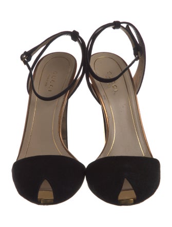 Gucci Suede Pumps