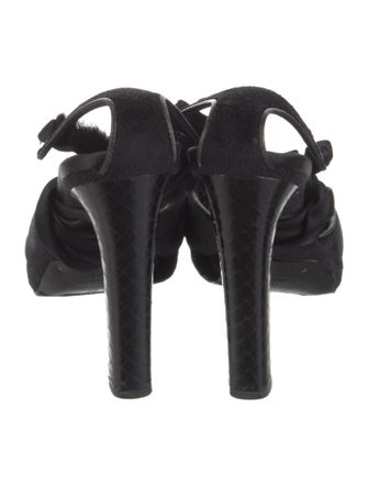 Gucci Ponyhair Fur Trim D'Orsay Pumps