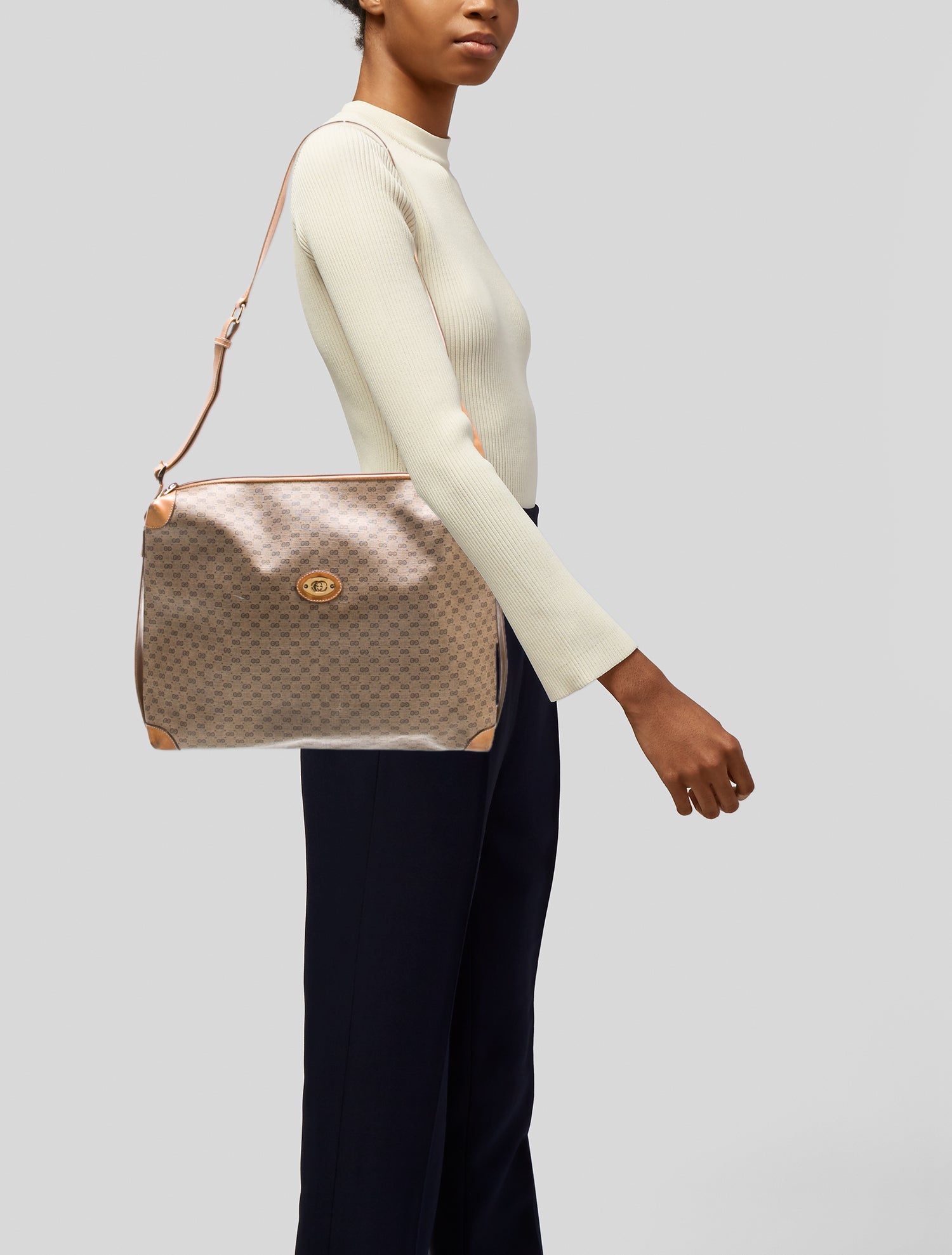 Gucci GG Supreme Shoulder Bag