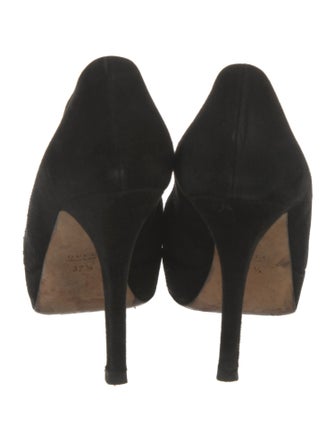 Gucci Suede Pumps