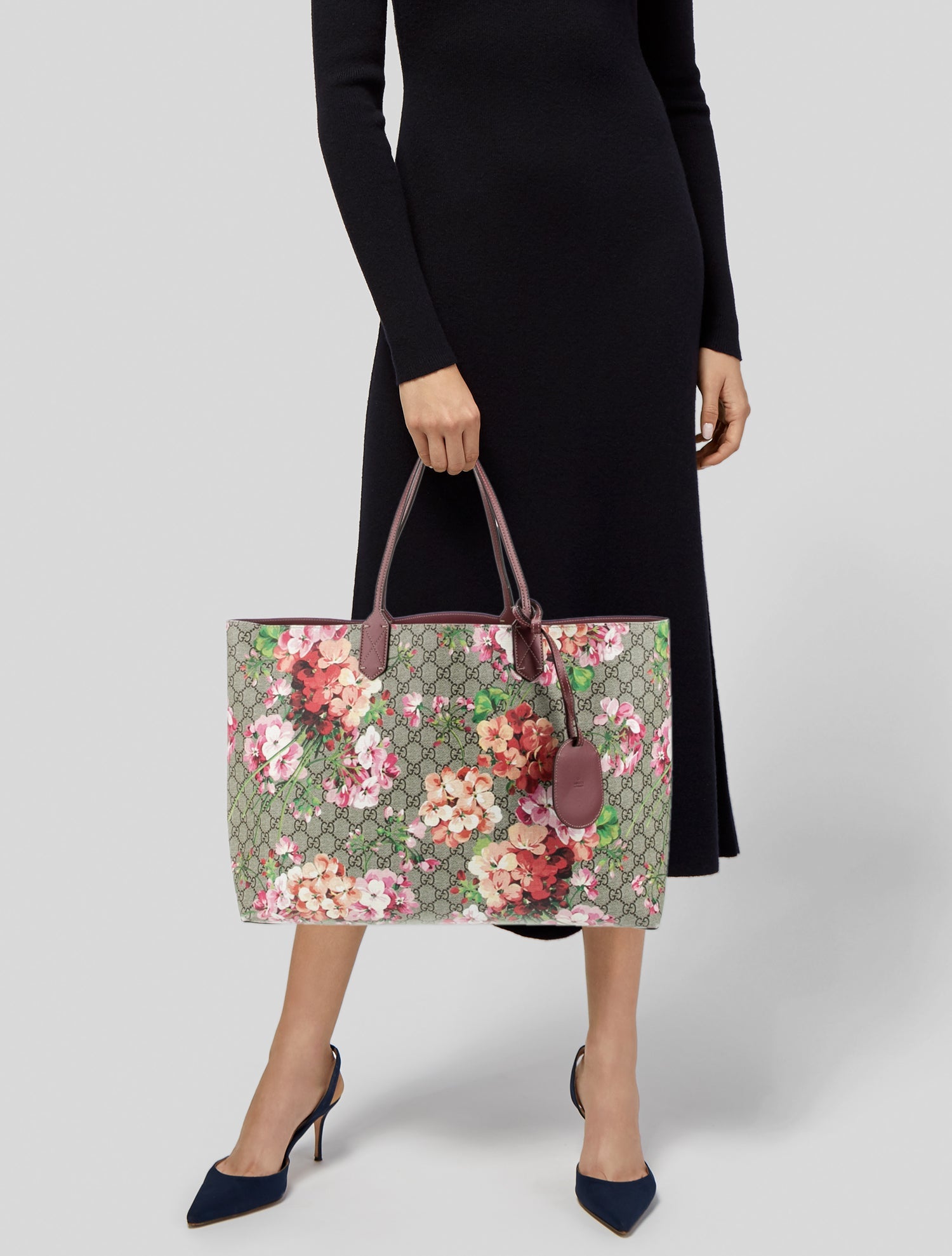 Gucci GG Supreme Reversible Tote Medium