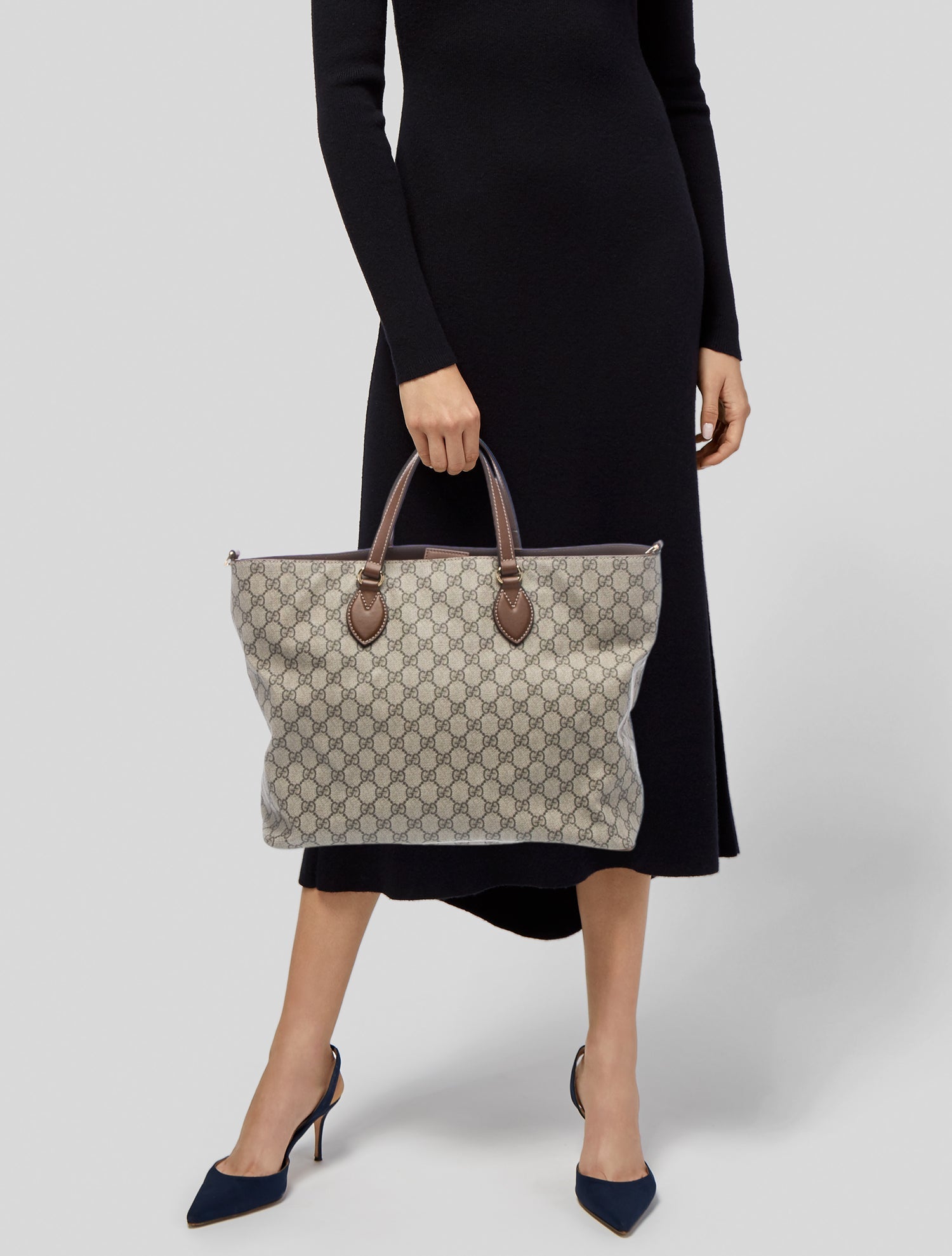 Gucci GG Supreme Shoulder Bag