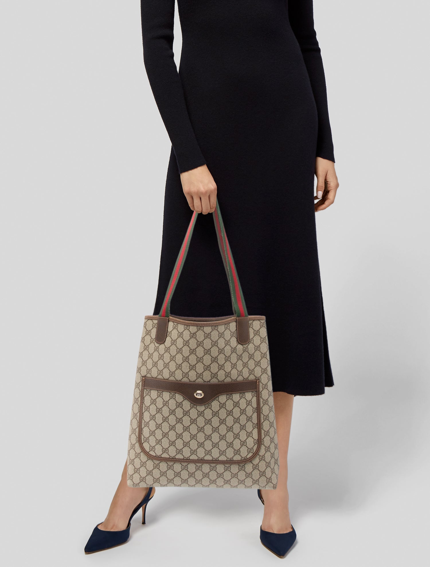 Gucci GG Supreme Shoulder Bag