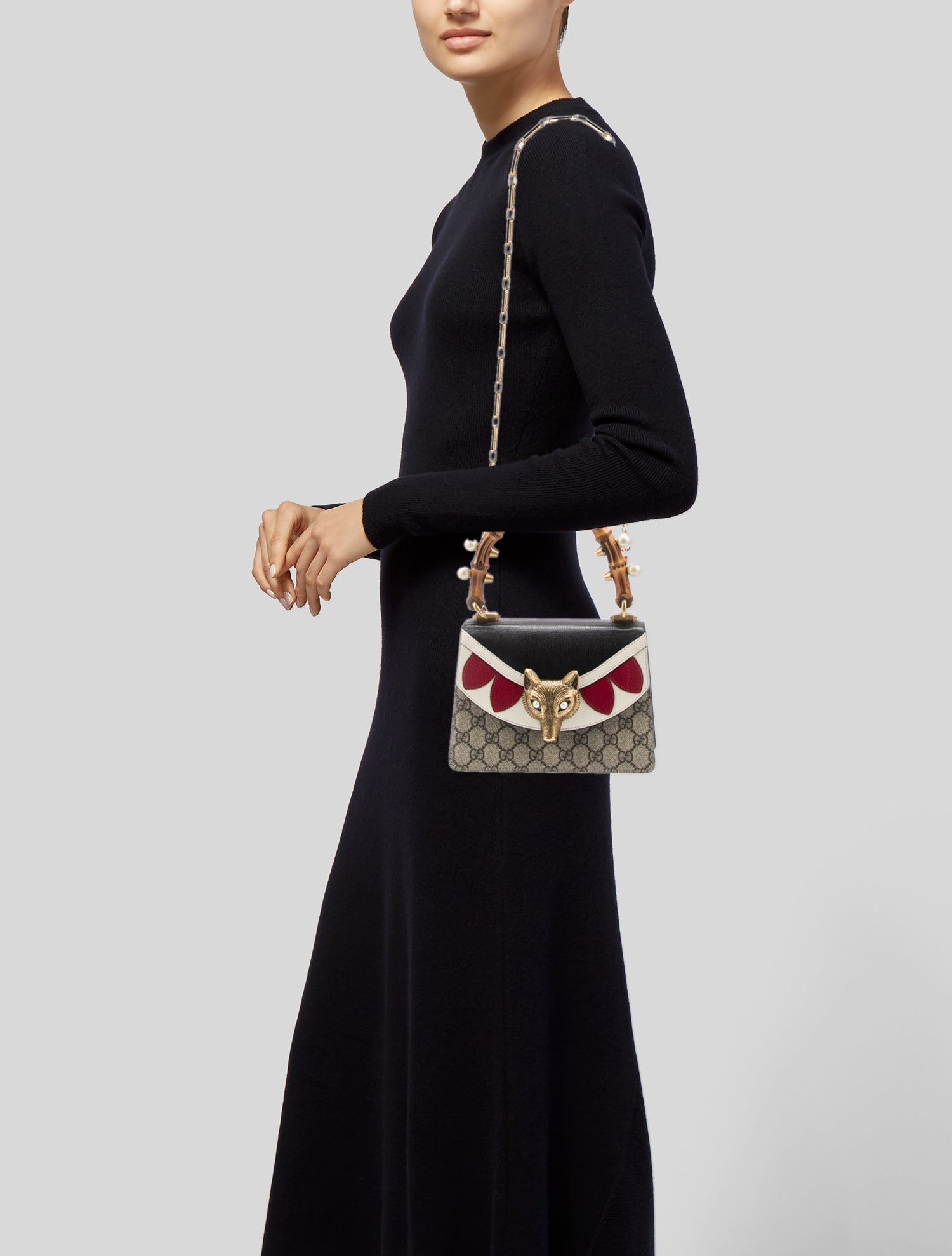 Gucci GG Supreme Broche