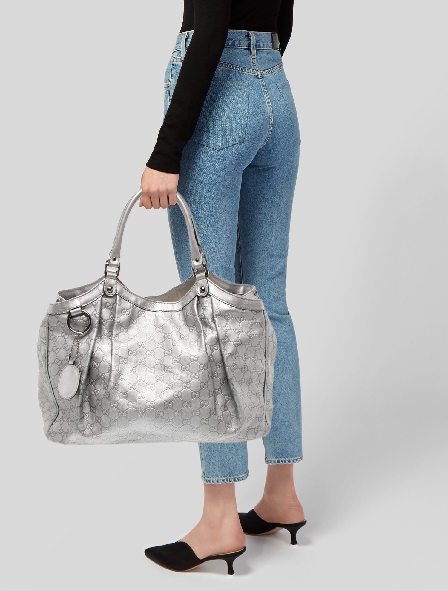 Gucci GG Signature Sukey Medium