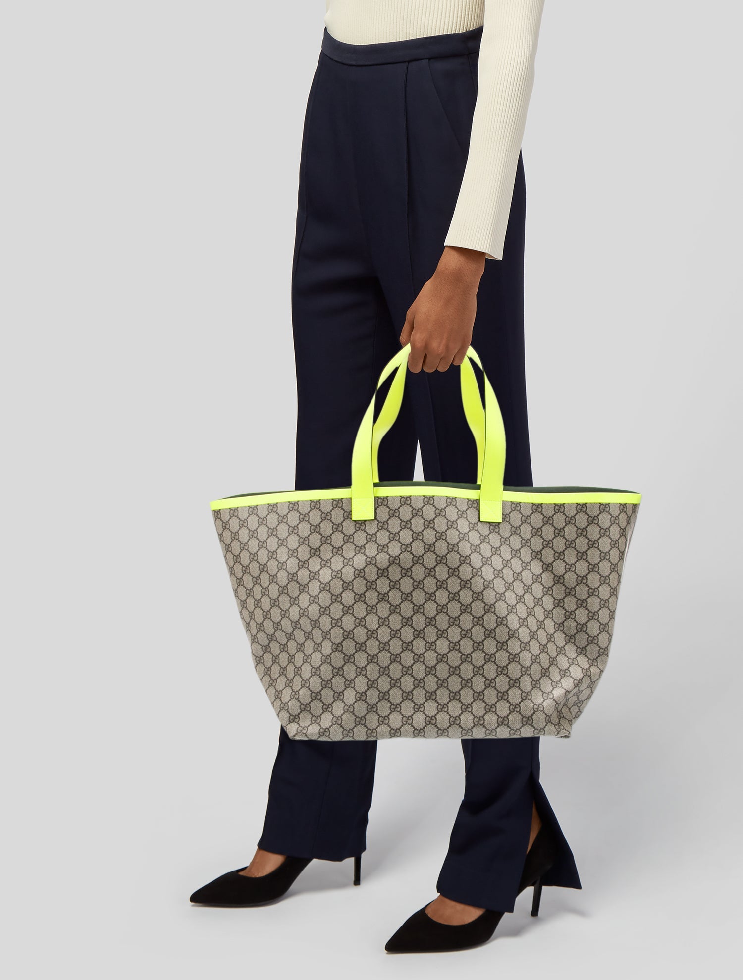 Gucci GG Supreme Totissima Tote Medium