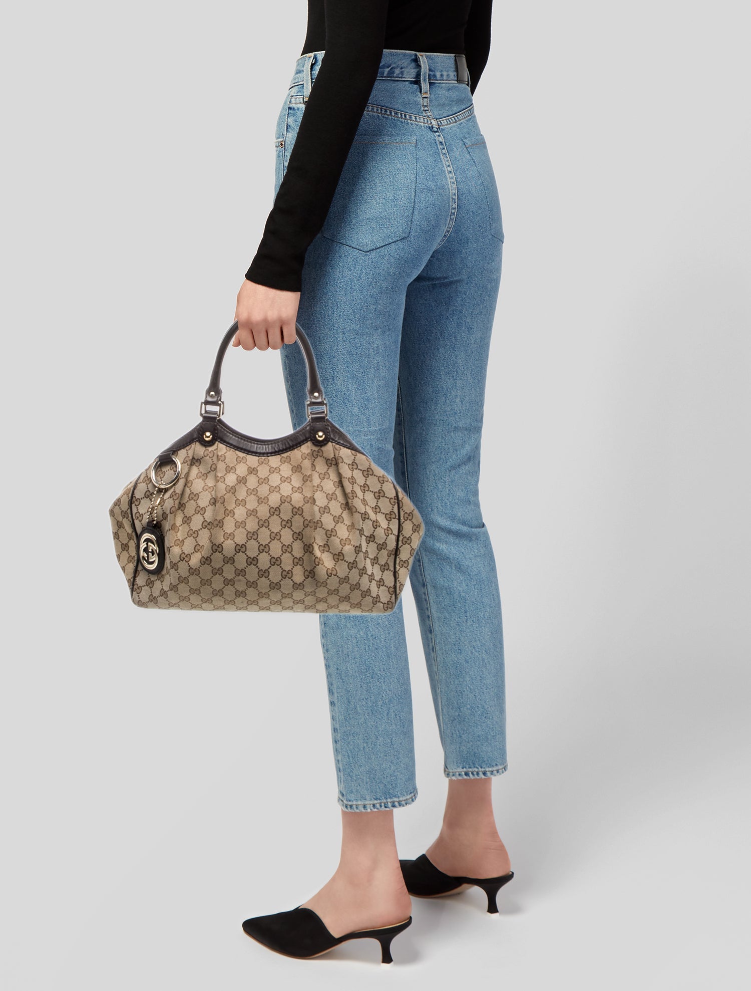 Gucci GG Canvas Sukey Medium