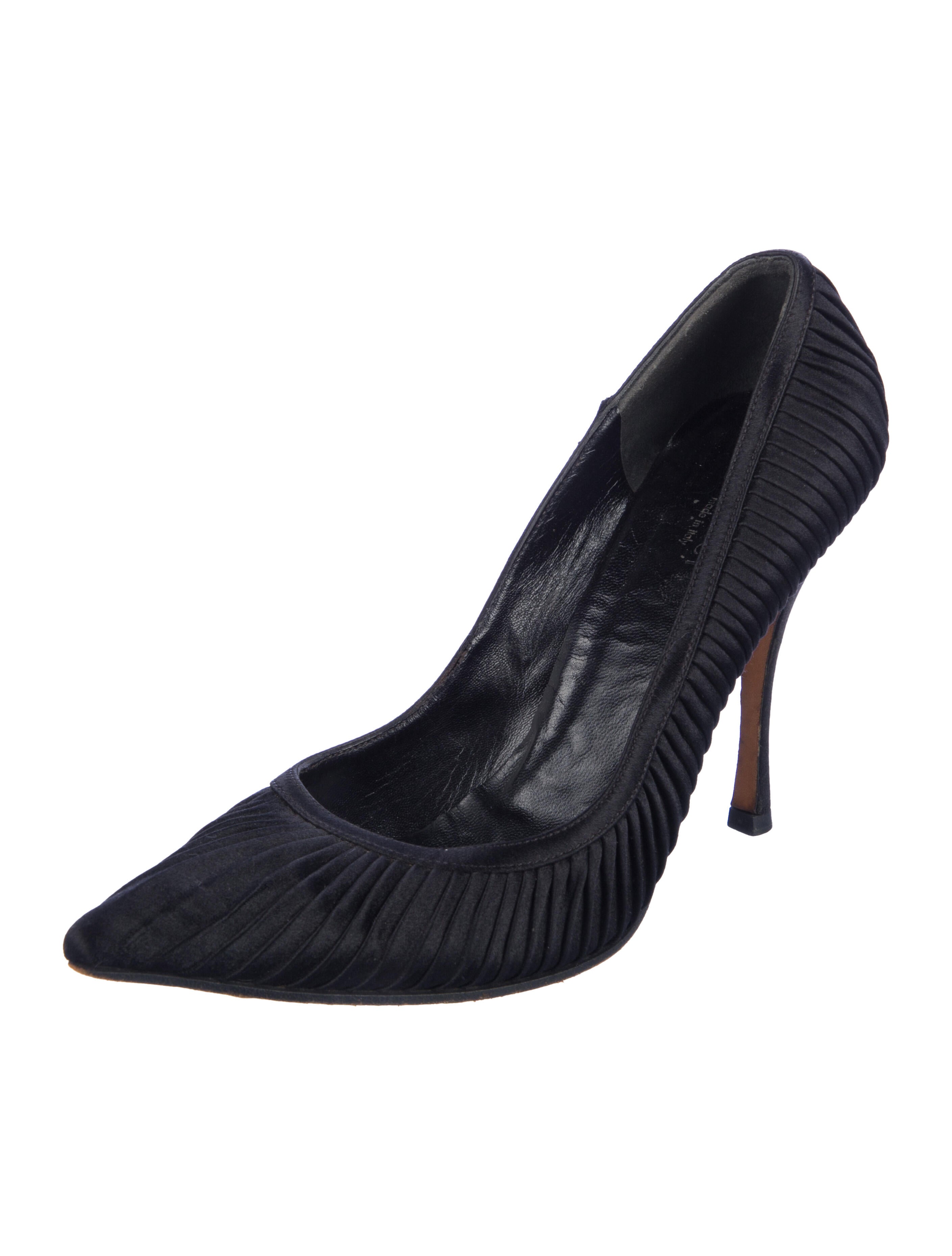 Gucci Satin Pleated Accents Pumps