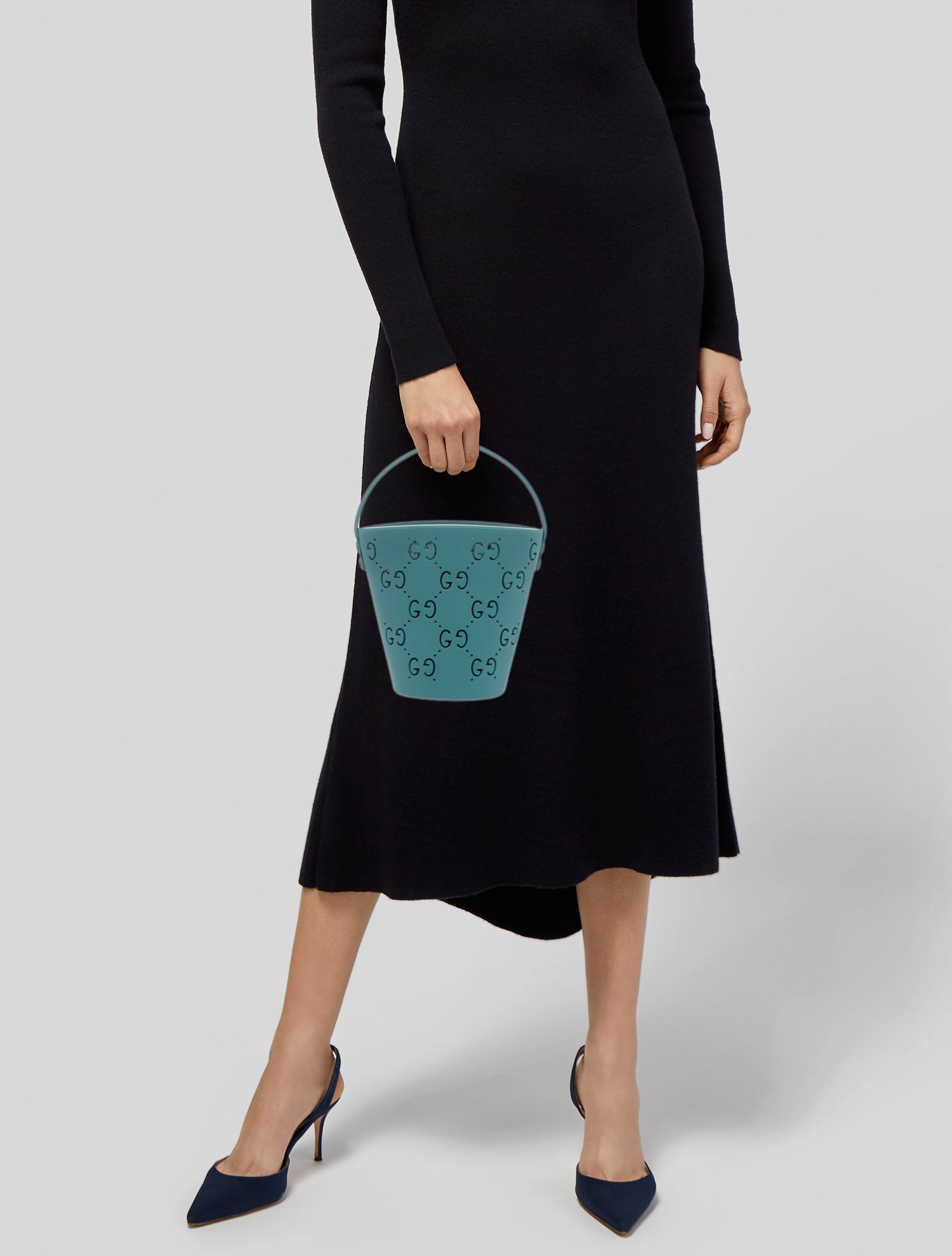 Gucci Rubber Kids Perforated GG Supreme bucket bag Small