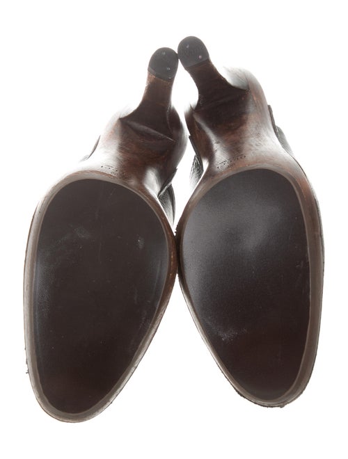 horsebit clogs