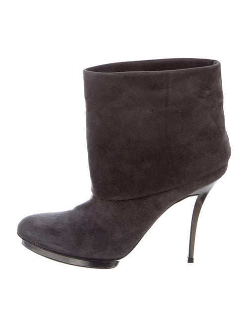 Gucci Suede Boots Grey