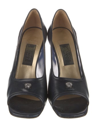 Gianni Versace Medusa Insignia Leather Pumps