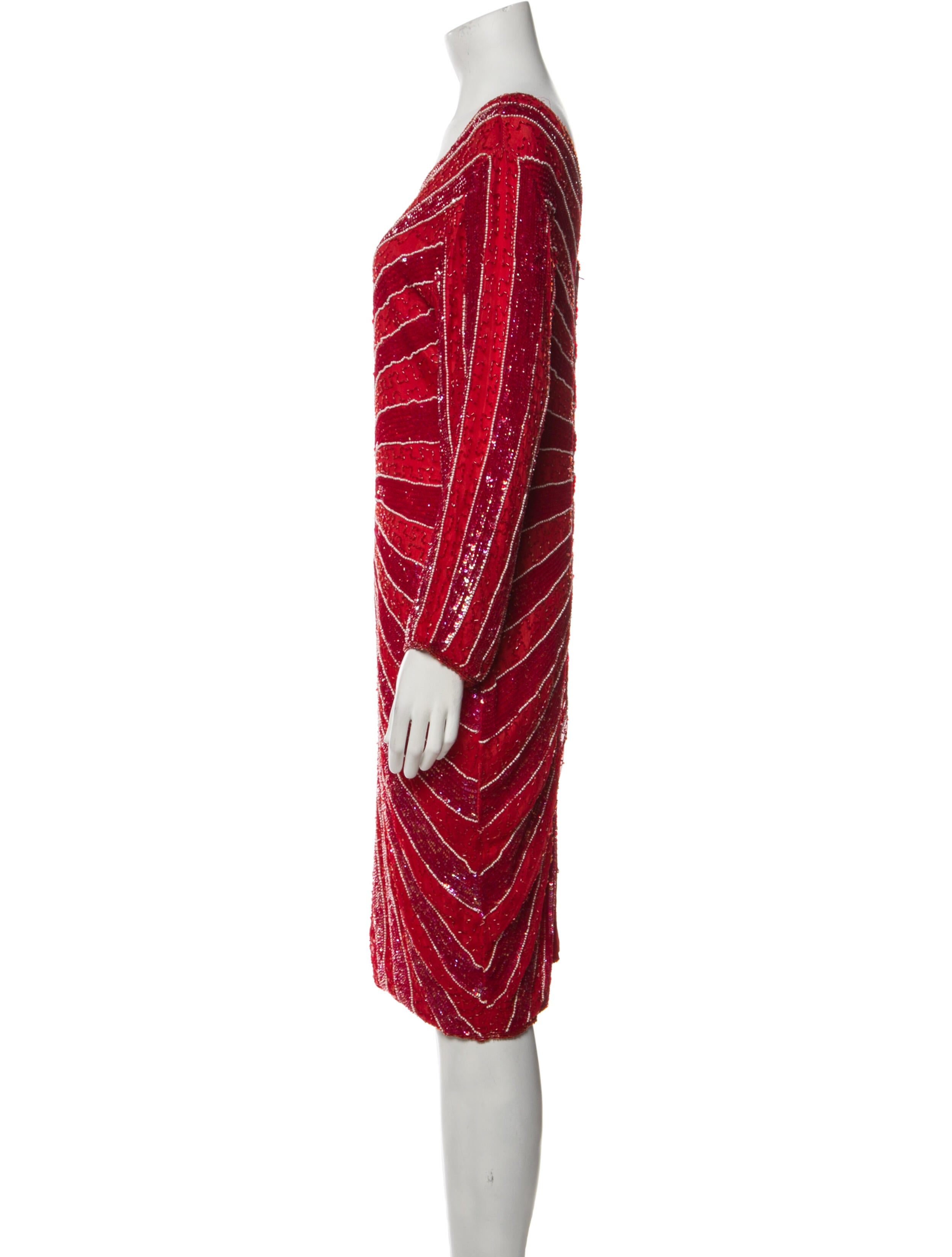 ralph lauren red sequin dress Kathryn Newton Ralph Lauren Spring 2023 Fashion Show October 13, 2022 Star Style