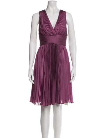 Pre-owned Halston V-neck Knee-length Dress In Purple
