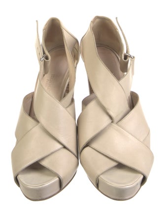 Hermès Leather Cutout Accent Sandals