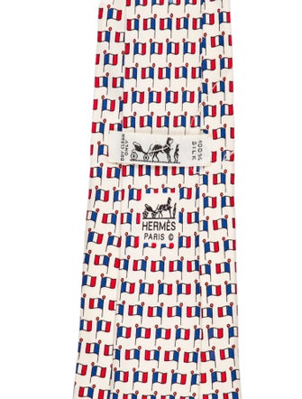 Hermès Silk Pattern Tie & Handkerchief Set