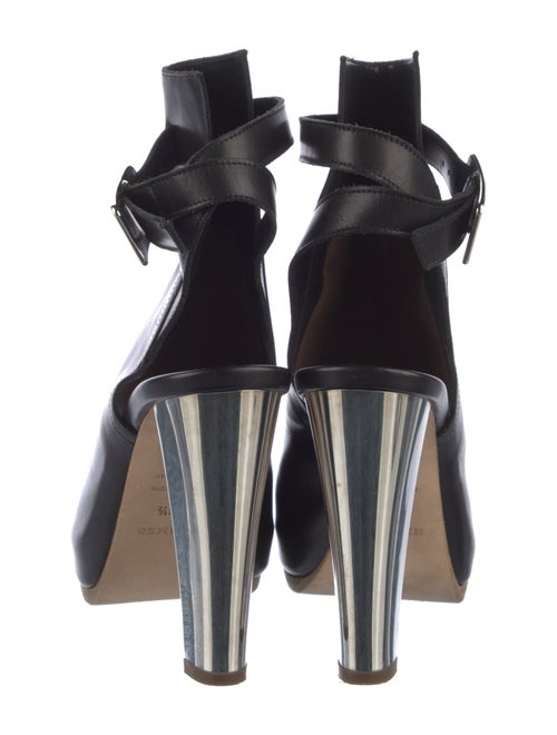 Hermès Elite Leather Slingback Pumps