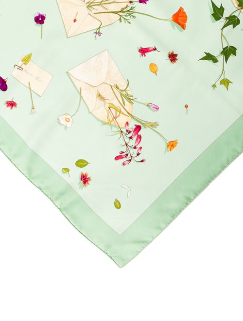 Hermès Des Fleurs pour le Dire Silk Scarf