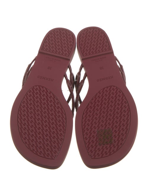 Hermès Island Chaîne d'Ancre Insignia T-Strap Sandals