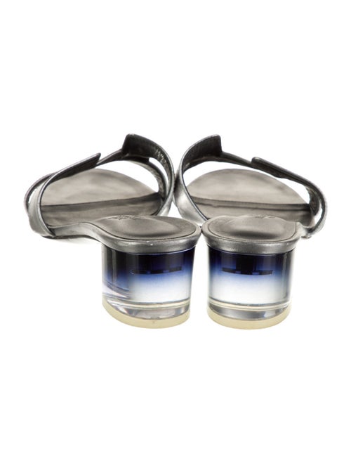 Hermès Oasis H Logo Slides