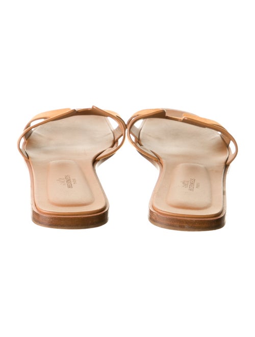 Hermès Oran H Logo Slides