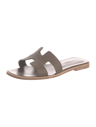 Hermès Oran H Logo Slides
