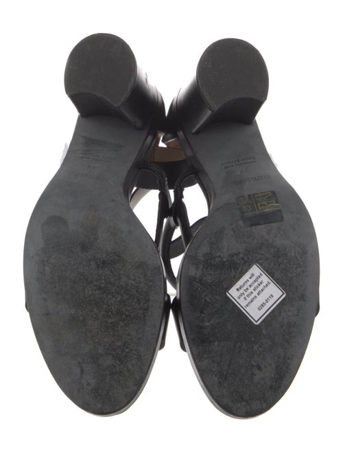 Hermès Chaîne d'Ancre Insignia Leather Sandals