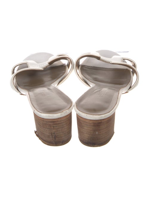 Hermès Oasis H Logo Slides