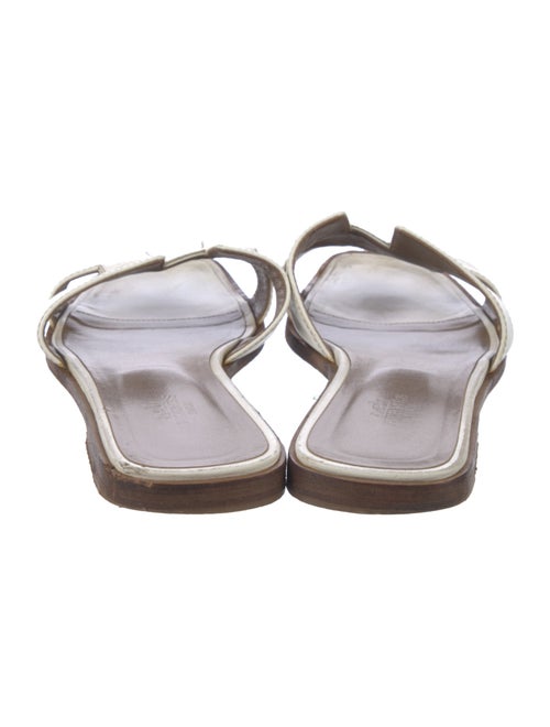 Hermès Oran H Logo Slides