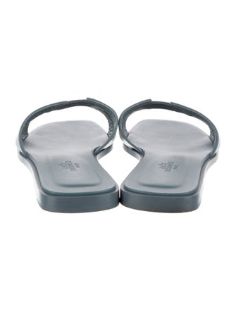 Hermès 2022 H Logo Slides