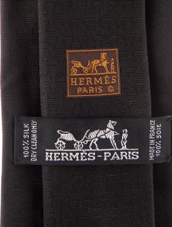Hermès Black silk solid tie.