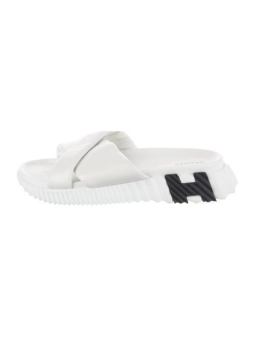 Hermès Infra H Logo Slides
