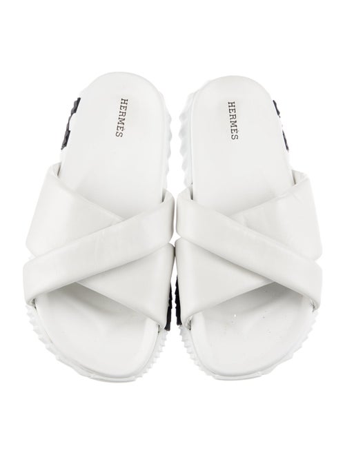 Hermès Infra H Logo Slides