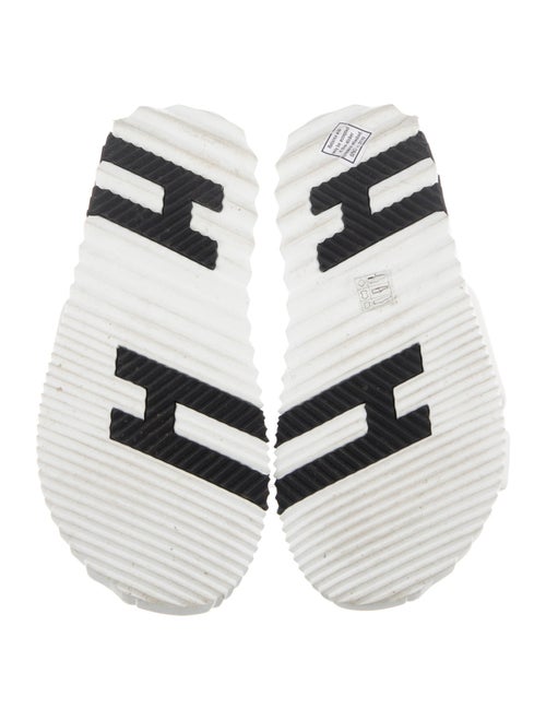 Hermès Infra H Logo Slides