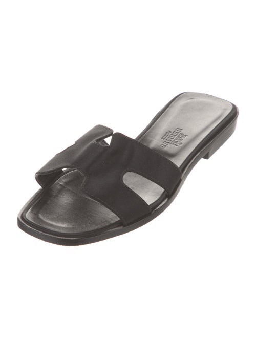 Hermès Oran H Logo Slides