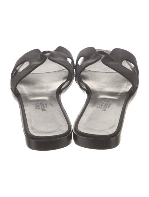 Hermès Oran H Logo Slides