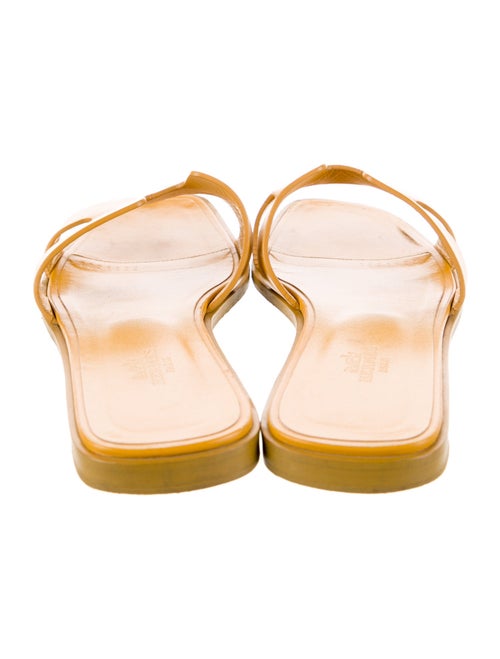 Hermès Oran H Logo Slides