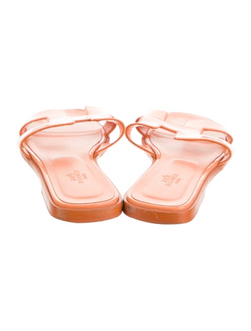 Hermès Oran H Logo Slides