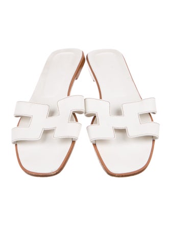 Hermès 2023 H Logo Slides