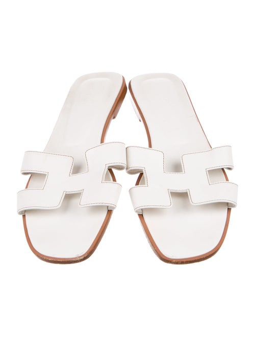 Hermès 2023 H Logo Slides