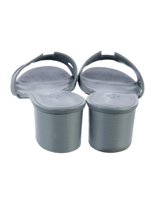 Hermès Oasis H Logo Slides