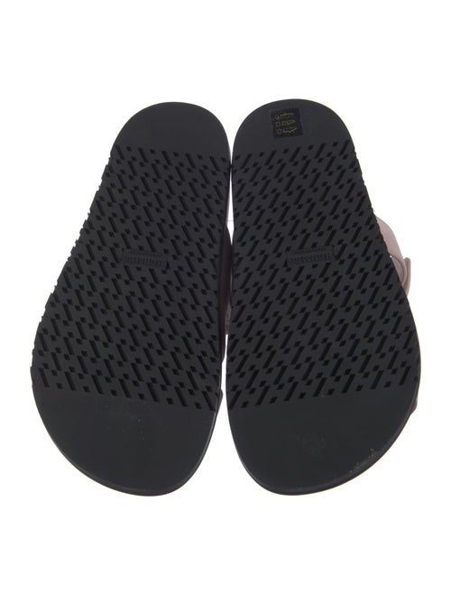 Hermès Chyper H Logo Slides