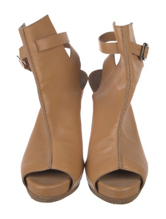 Hermès Leather Cutout Accent Slingback Pumps