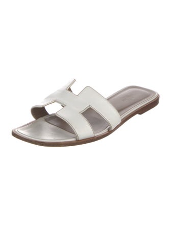 Hermès Oran H Logo Slides