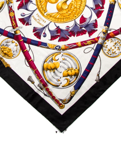 Hermès Daimyo Princes du Soleil Levant Silk Scarf